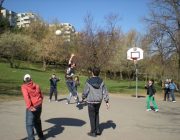 Un joc de baschet antrenant