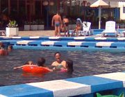 La mare...!!!! La piscina...!!!
